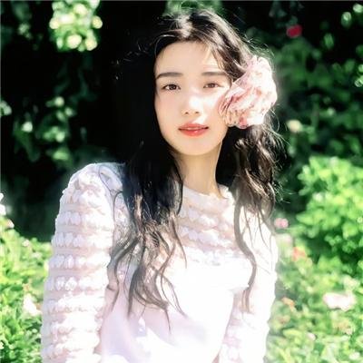 绿茵春色